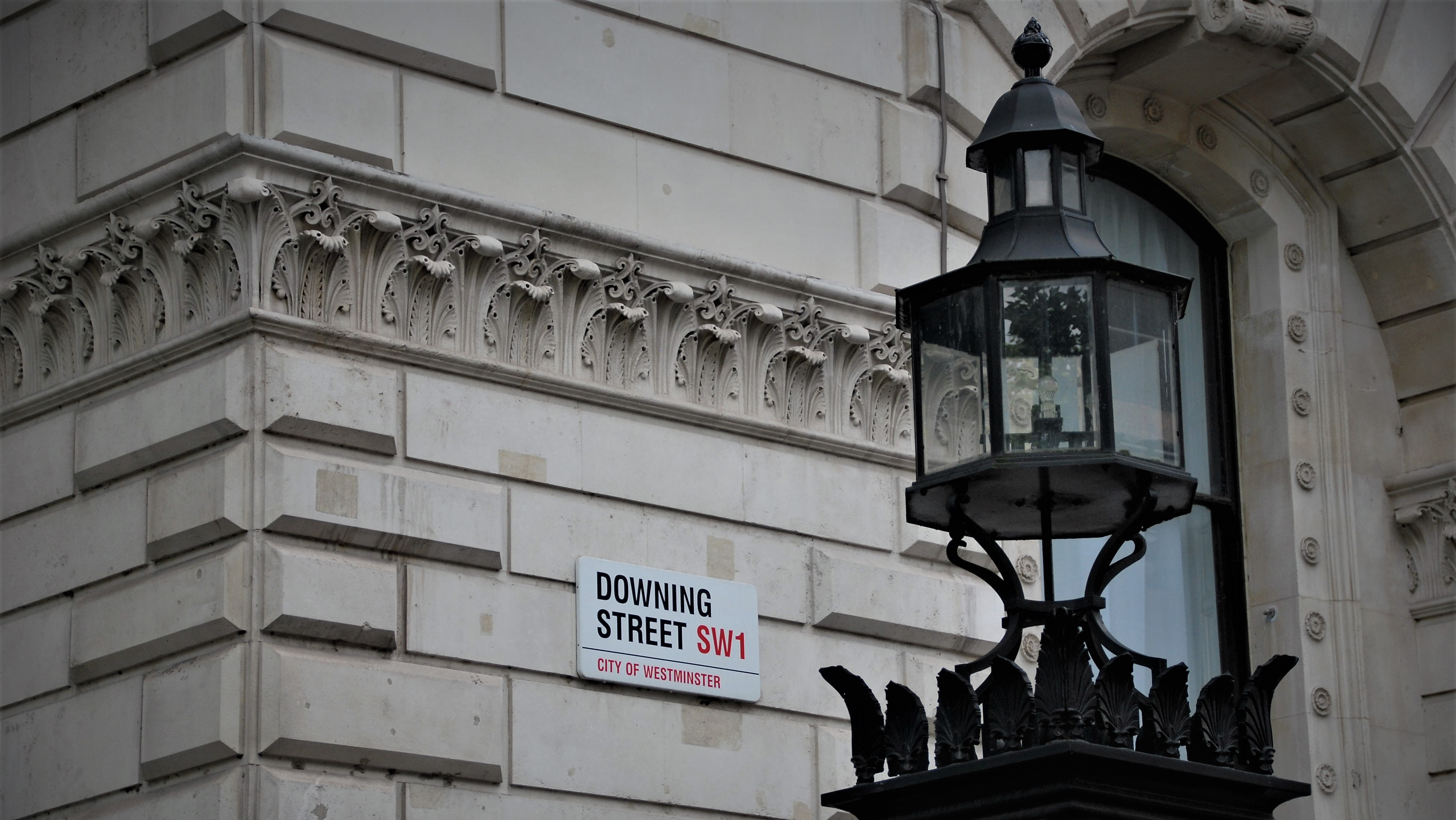 downing street signage